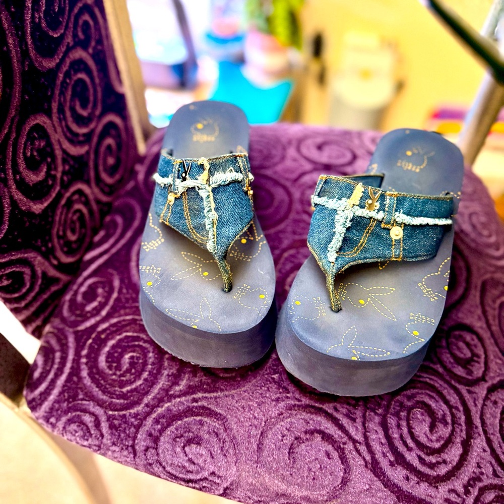 😄 Playboy Bunny 🐰 Collectors  🙌🏻 Denim Platform Sandals with Embellishments!! 💙